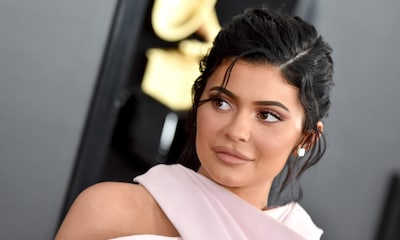 Kylie Jenner también se rinde a la manicura de moda en verano