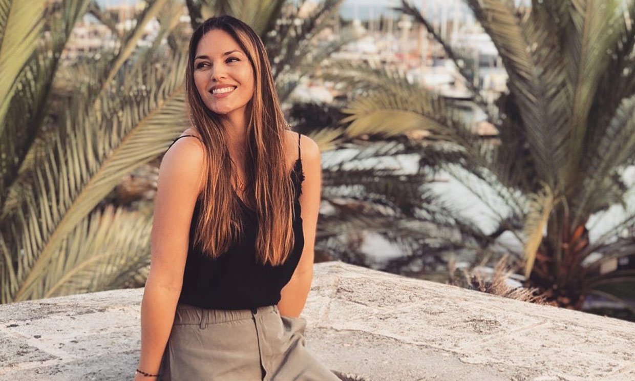 ¿Volverá a ser morena? Helen Lindes pregunta a sus fans sobre su look preferido