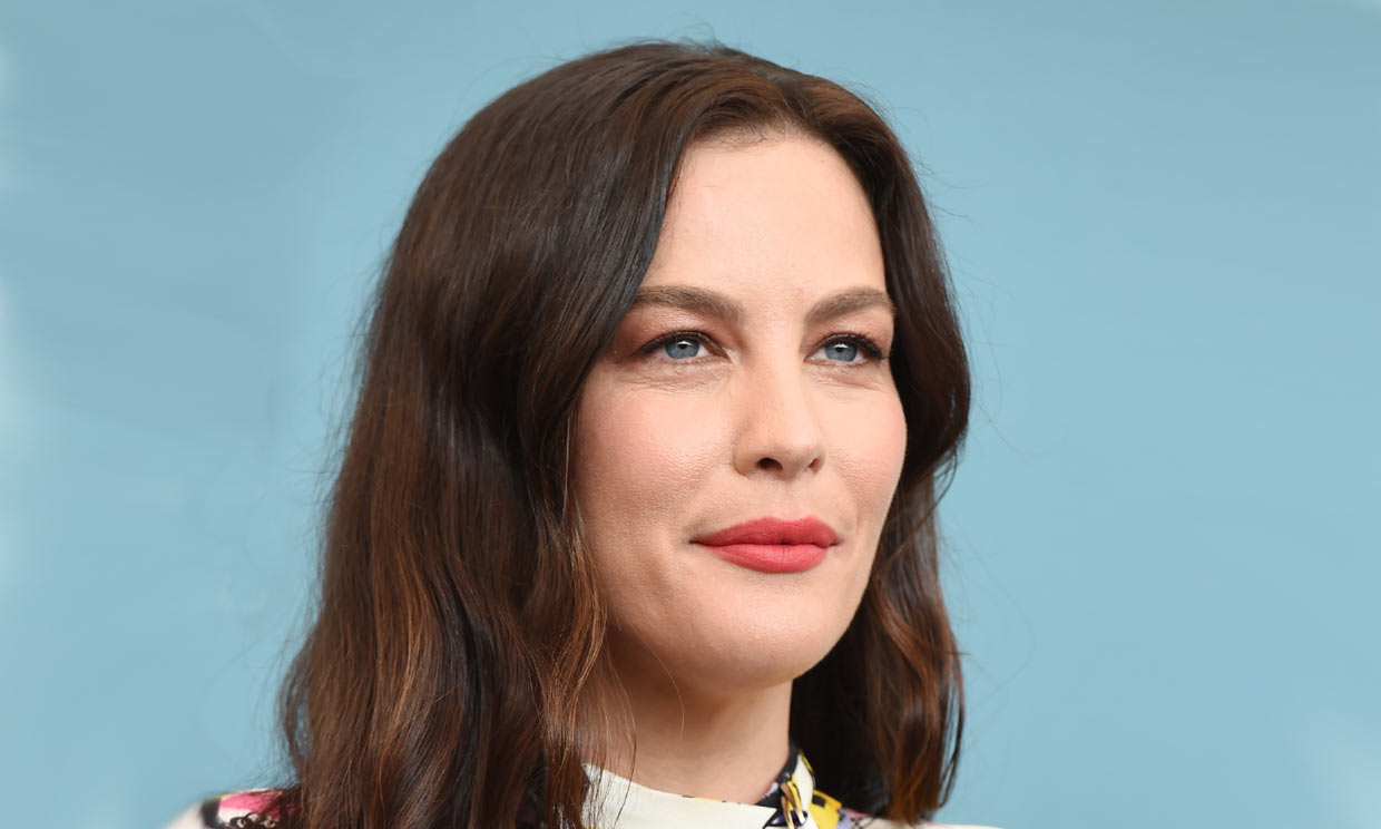 Liv Tyler confirma el regreso del flequillo este otoño