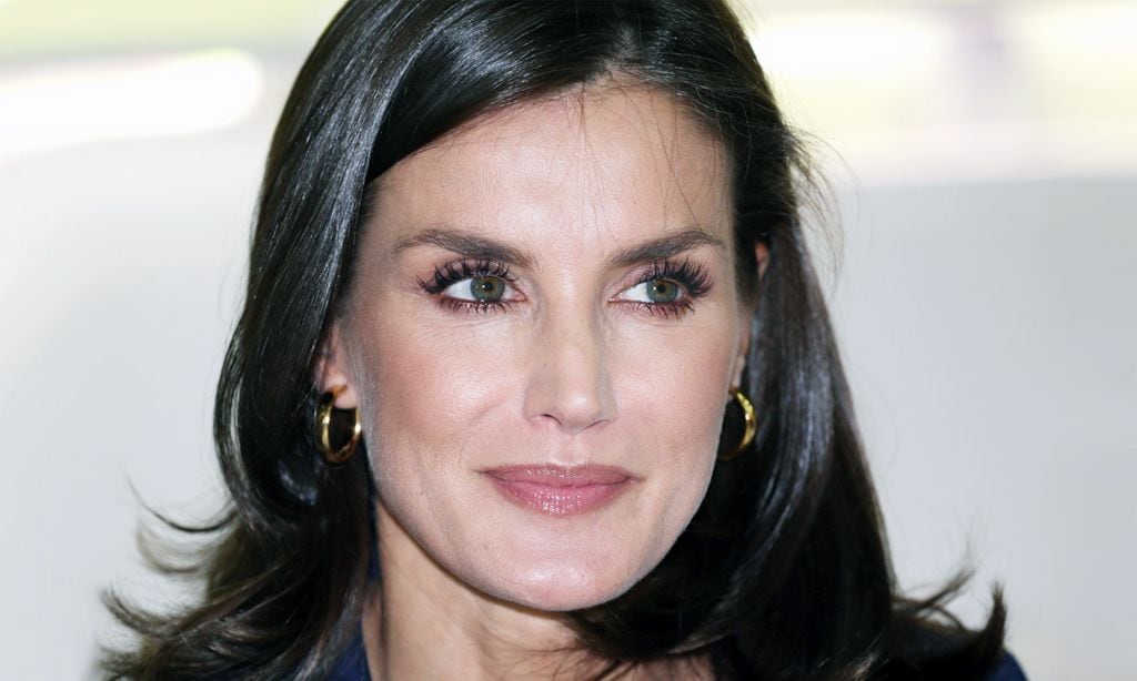 Doña Letizia y su maquillaje 'glossy': los trucos fáciles que lo consiguen