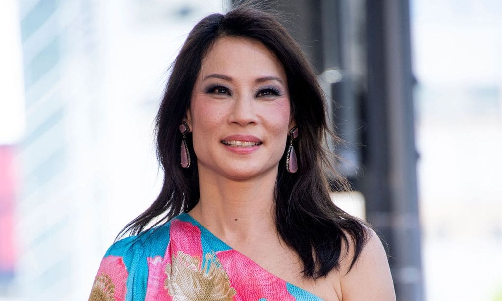 Lucy Liu cambia de look y se apunta al corte de moda esta temporada