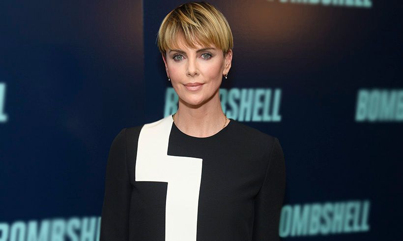 Charlize Theron y la técnica de maquillaje fácil que transforma por completo los labios finos