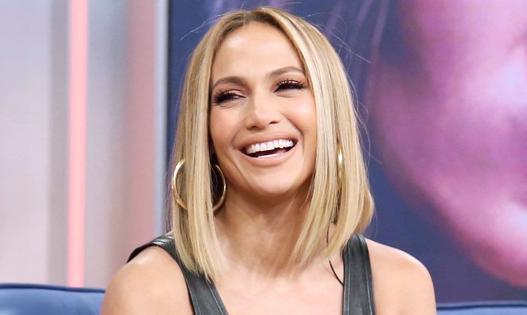 Jennifer Lopez copia el truco de las 'royals' para que su anillo brille más