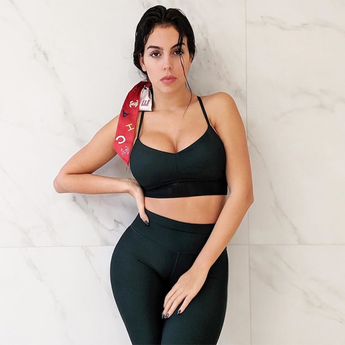Georgina Rodríguez y las poses con las que más favorecen los leggins