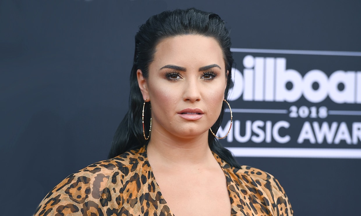 Demi Lovato recupera una de sus tradiciones favoritas: los 'selfies' sin  maquillaje