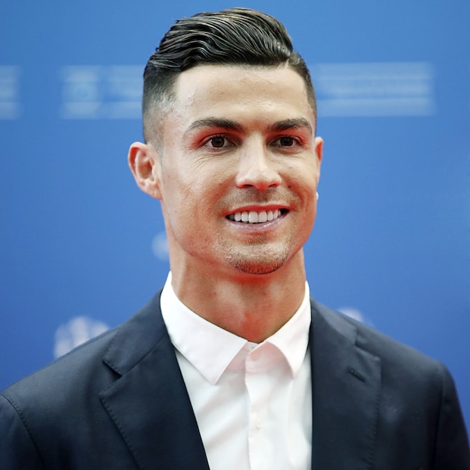 '¿Qué te has hecho en el pelo?' Cristiano Ronaldo causa furor con su nuevo peinado