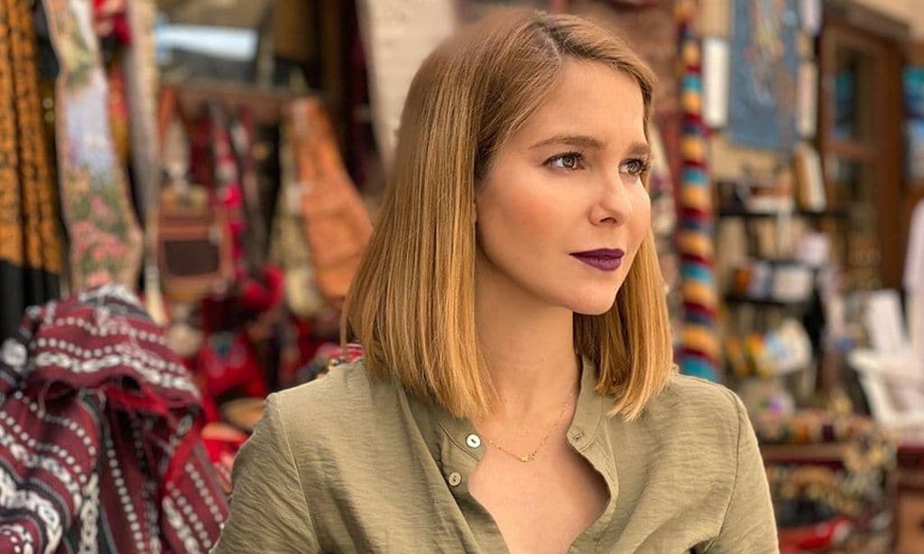 Natalia Sánchez vuelve al trabajo con un nuevo look, ¿te suena?
