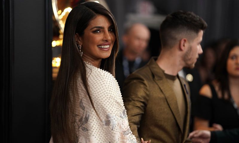 Priyanka Chopra con melena larga