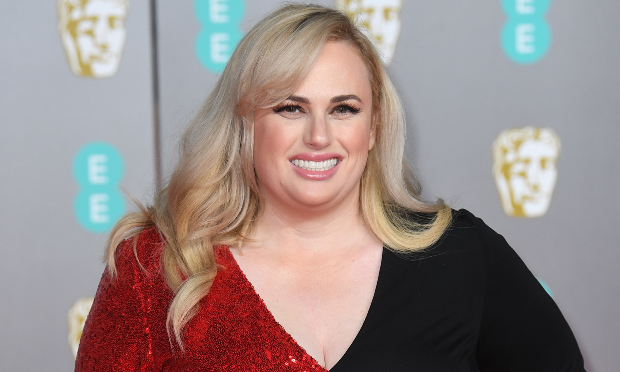 El espectacular cambio físico de Rebel Wilson tras perder 30 kilos