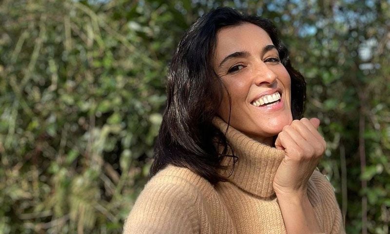 ¡Comprobado! El nuevo flequillo de Blanca Romero queda genial tanto con pelo liso como rizado