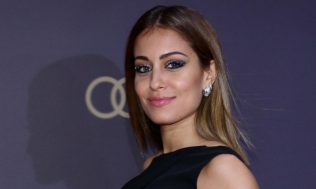 Hiba Abouk ha descubierto cuál es la longitud de flequillo más cómoda y versátil