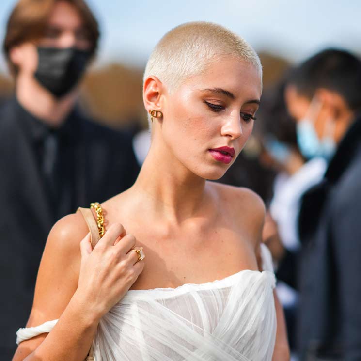 Nuevo cambio radical de Iris Law ¡ya no es rubia!