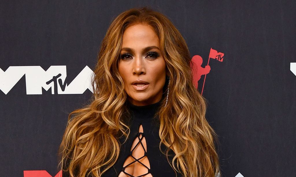 Jennifer Lopez estrena un cambio de look aún más rejuvenecedor