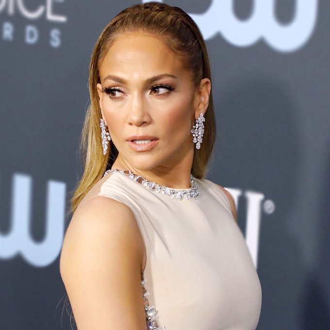 Jennifer Lopez, orgullosa de su cuerpo, divide a sus fans