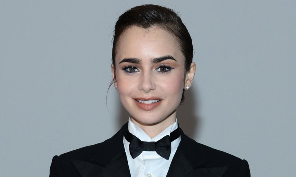 Lily Collins estrena proyecto con dos looks que nunca llevaría 'Emily in Paris'