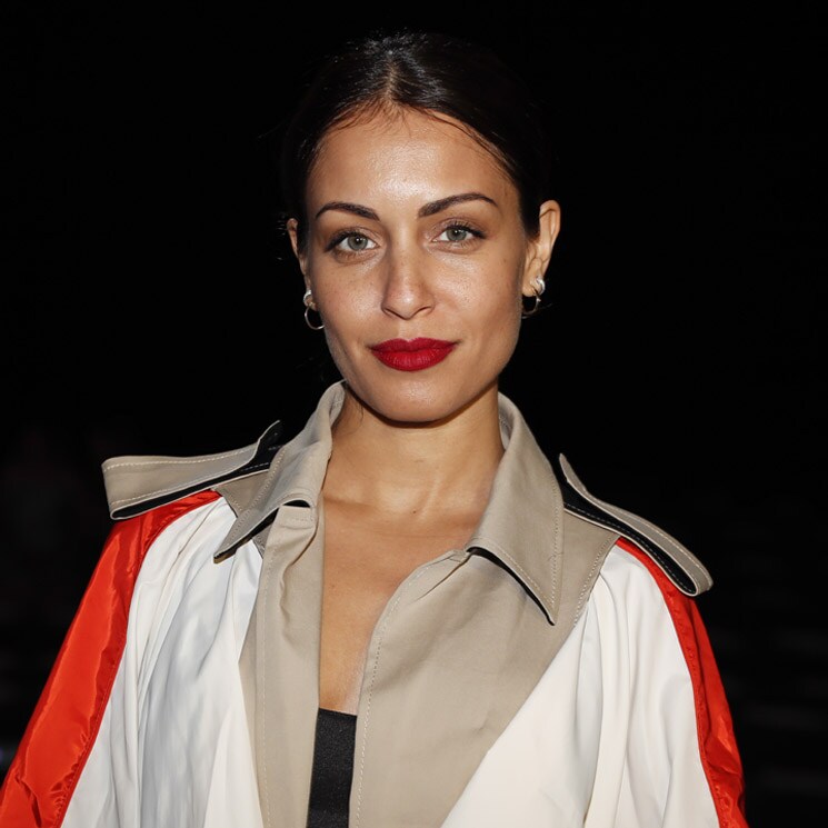 Hiba Abouk repite éxito con la trenza de invitada que nunca le falla