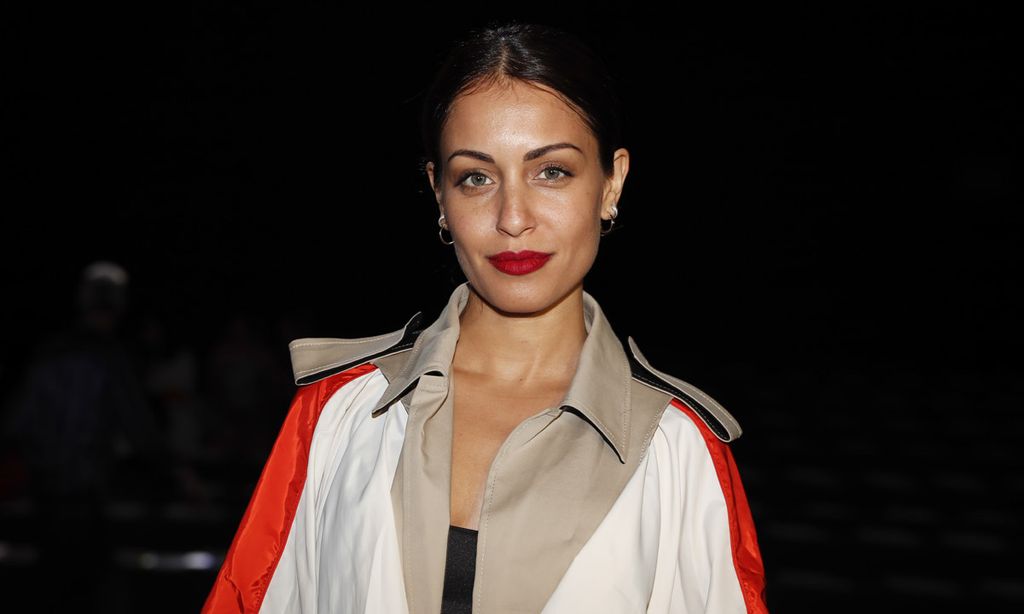 Hiba Abouk repite éxito con la trenza de invitada que nunca le falla