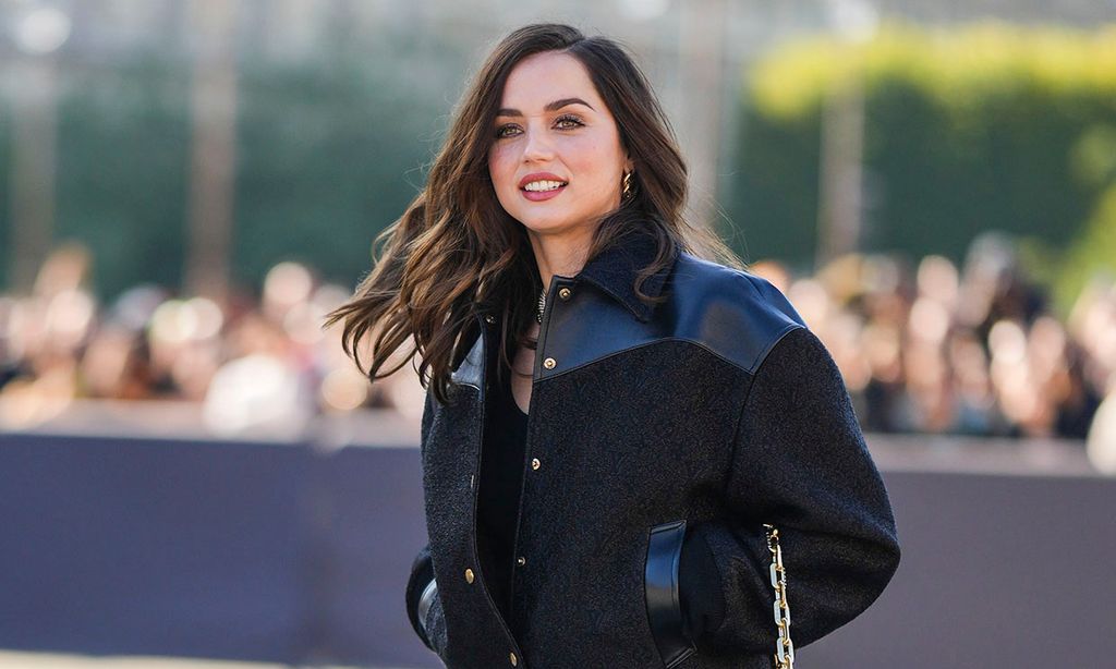 Ana de Armas comienza el año con un 'selfie' sin maquillaje