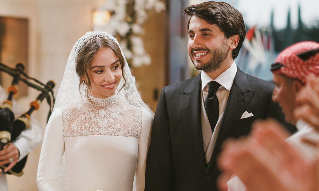 El 'beauty look' de Iman de Jordania en su boda: recogido romántico y maquillaje natural