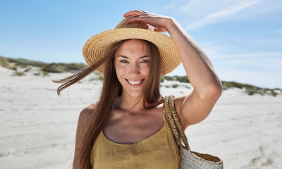 Cepillos y productos antiencrespamiento que te van a solucionar los días de playa