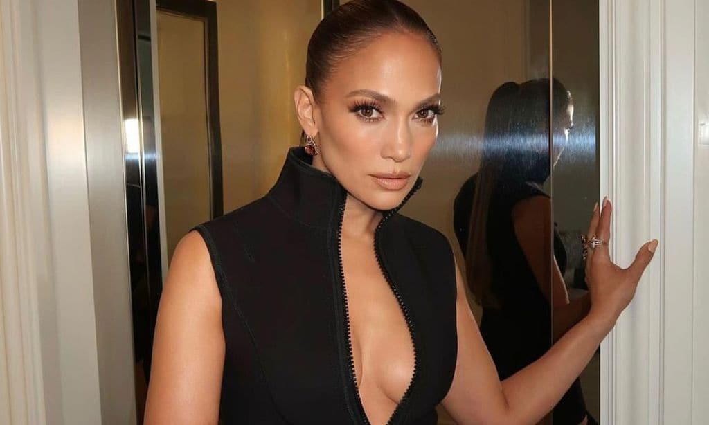 Copia la rutina de belleza rejuvenecedora que sigue Jennifer Lopez a sus 54 años