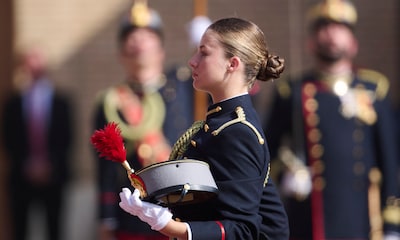 El pulido moño de la princesa Leonor en la jura de bandera y sus otros trenzados militares