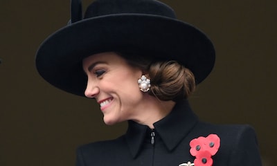 La princesa de Gales combina su pamela de invitada con el peinado favorito de las 'royals' en Inglaterra
