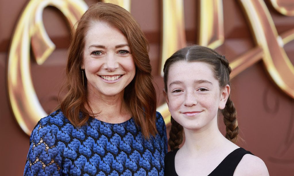 Alyson Hannigan ('Cómo conocí a vuestra madre') se va de estreno con su hija de 11 años, ¡y son iguales!