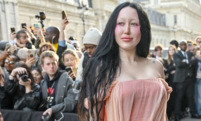 Noah, hermana de Miley Cyrus, impacta en París con sus looks más atrevidos (y polémicos)