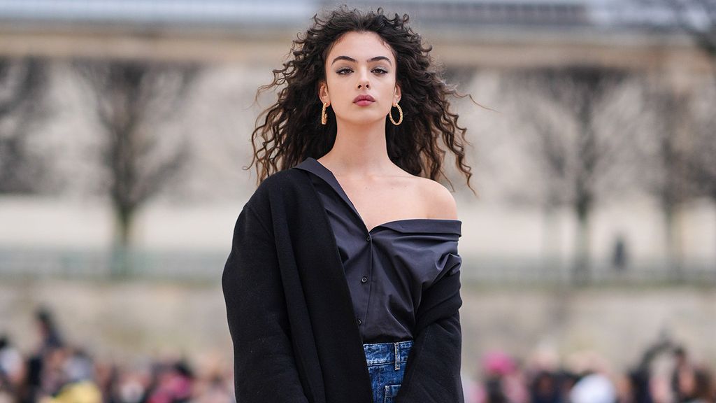 Deva Cassel, hija de Monica Bellucci, es la chica de moda que triunfa de Milán a París
