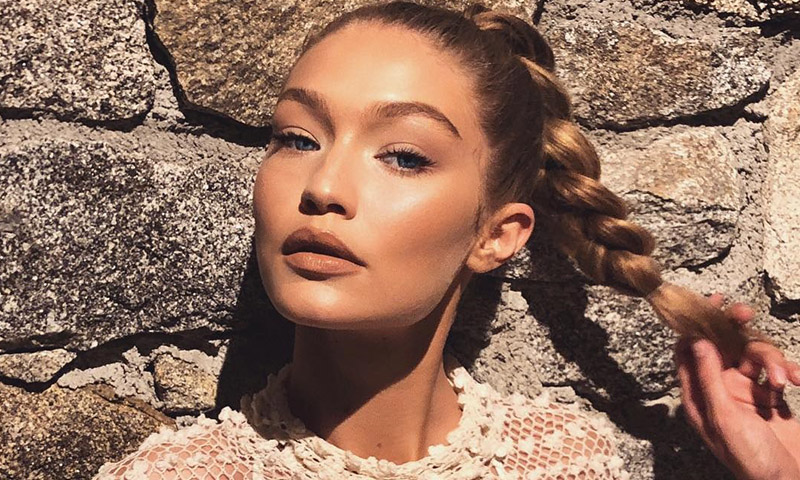 Sanos y con efecto bronceador, los 'snacks' que deberías copiar a Gigi Hadid