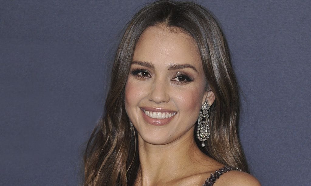 Los 5 claves para tener una piel bonita y joven que sigue Jessica Alba