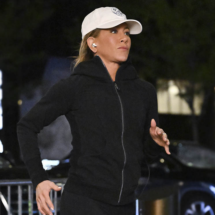 Los cinco ejercicios que consiguen unos abdominales como los de Jennifer Aniston