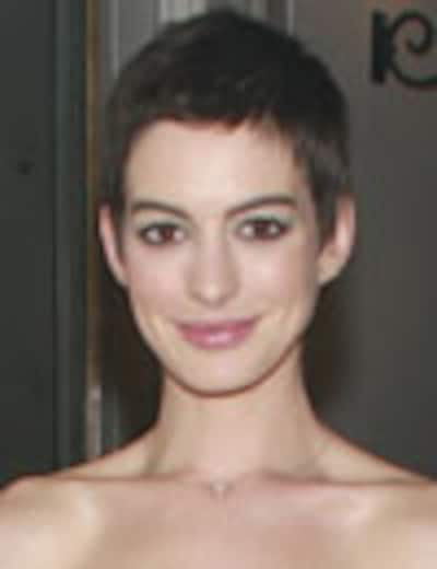 Votación: Anne Hathaway, ¿mejor con su larga melena o con su nuevo corte 'pixie'?