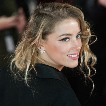 Natural de día, sexy de noche: las dos caras de Amber Heard