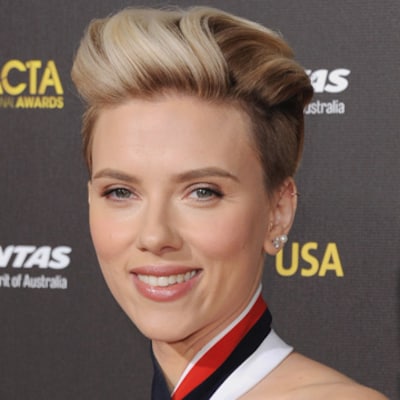 ¿Te gustaría copiar el rompedor 'look' de Scarlett Johansson? ¡Toma nota!