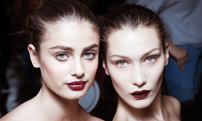 Labios mate vs. 'glitter', ¿de qué equipo eres?