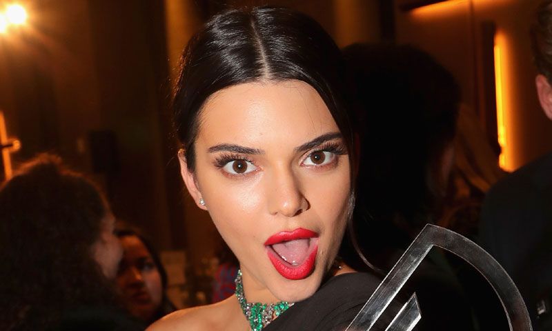 Mate 'vs' 'gloss': Kendall Jenner inspira tus maquillajes de este otoño