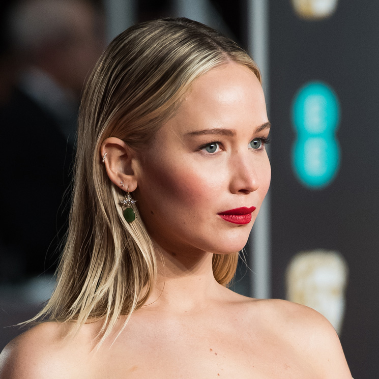 Jennifer Lawrence tiene el maquillaje de noche que te servirá para el día