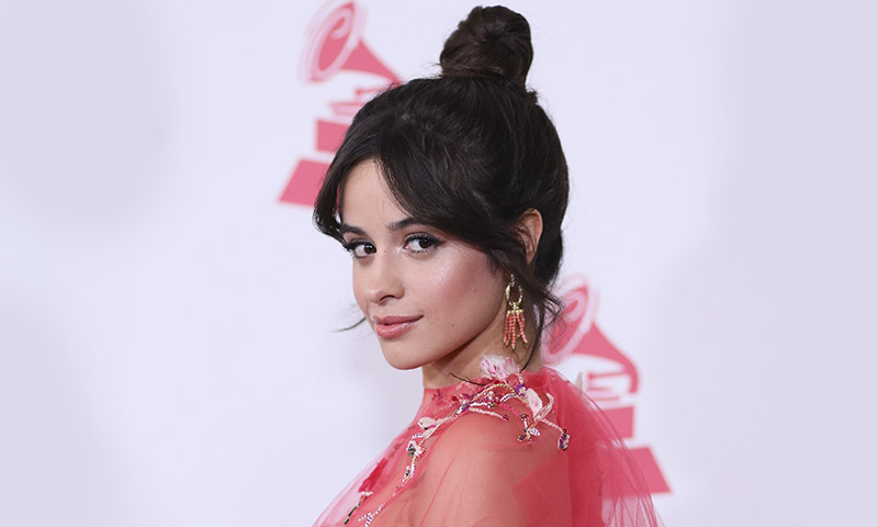 El éxito de Camila Cabello está en este maquillaje: 'glossy eyes'