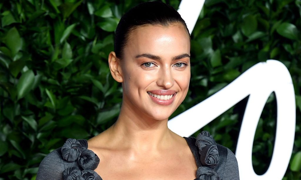 De las ondas de Julia Roberts al 'no make up' de Irina Shayk: las tendencias de belleza de los Fashion Awards