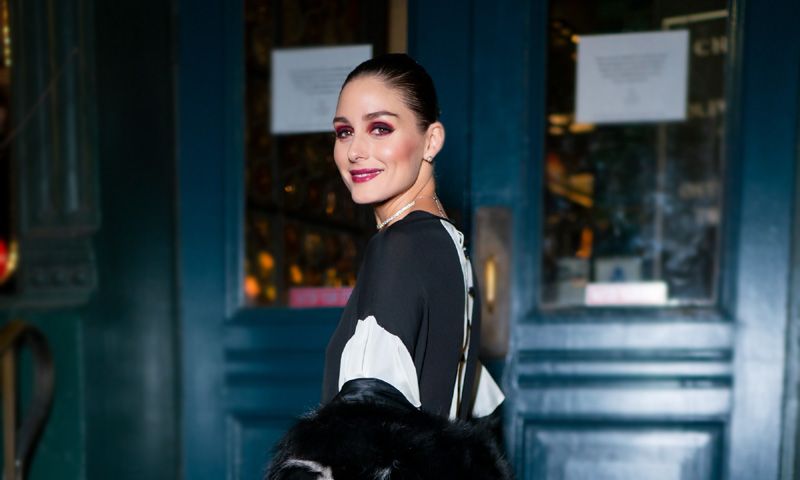 https://www.hola.com/imagenes/belleza/tendencias/20200214160544/maquillaje-fiesta-ojos-marrones-mm/0-782-995/olivia-palermo-maquillaje-rojo-t.jpg?filter=w600 https://www.hola.com/imagenes/belleza/tendencias/20200214160544/maquillaje-fiesta-ojos-marrones-mm/0-782-995/olivia-palermo-maquillaje-rojo-t.jpg?filter=w600
