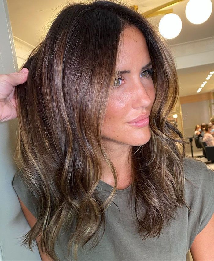 Mechas para castañas que ya han enamorado a las 'influencers'