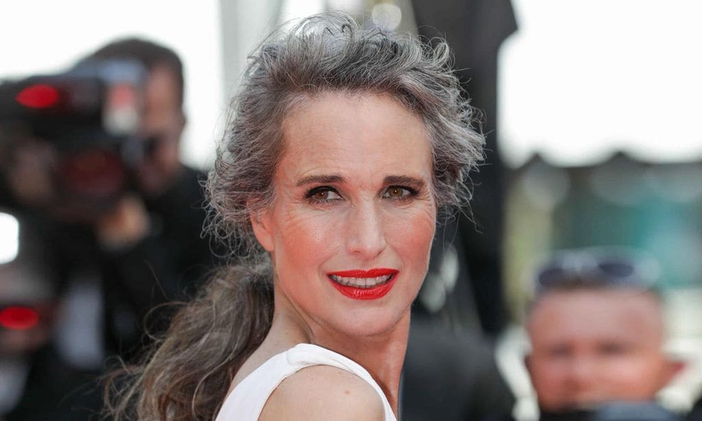 ¿Qué es 'grey blending'? Todo sobre la tendencia que abraza las canas a cualquier edad