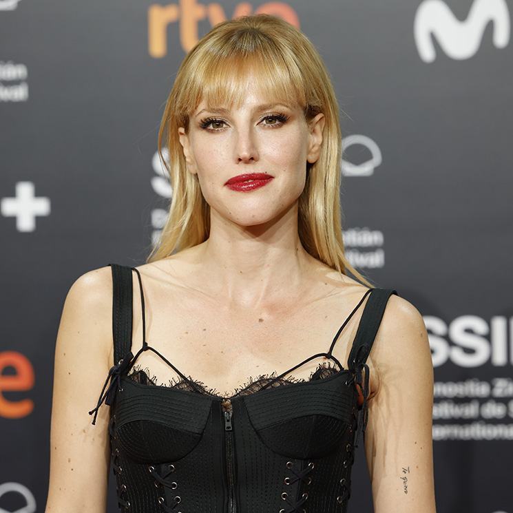 El favorecedor flequillo recto de Natalia de Molina y otros looks que ficharás del Festival de San Sebastián