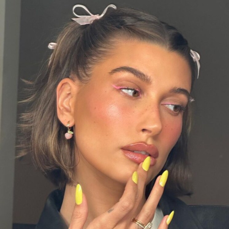 La técnica de maquillaje 'diamond lips' con la que Hailey Bieber multiplica el volumen de sus labios