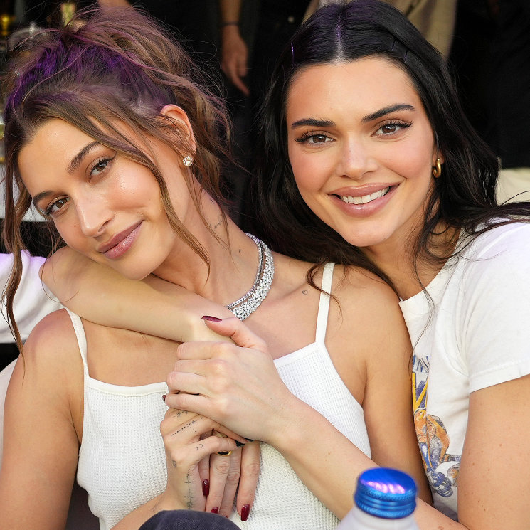 Hailey Bieber, Kendall Jenner y otras embajadoras de la manicura veraniega que no esperábamos