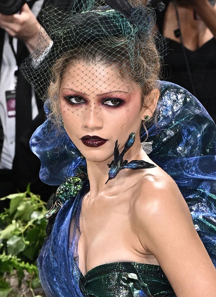 zendaya-cejas-met