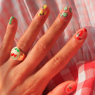 'Fruity nails': 12 ideas para enamorarte de la manicura de tendencia más divertida del verano