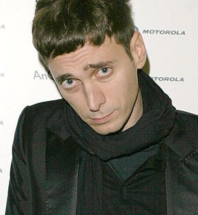 Hedi Slimane. Noticias, fotos y biografía de Hedi Slimane Hedi Slimane. Noticias, fotos y biografía de Hedi Slimane